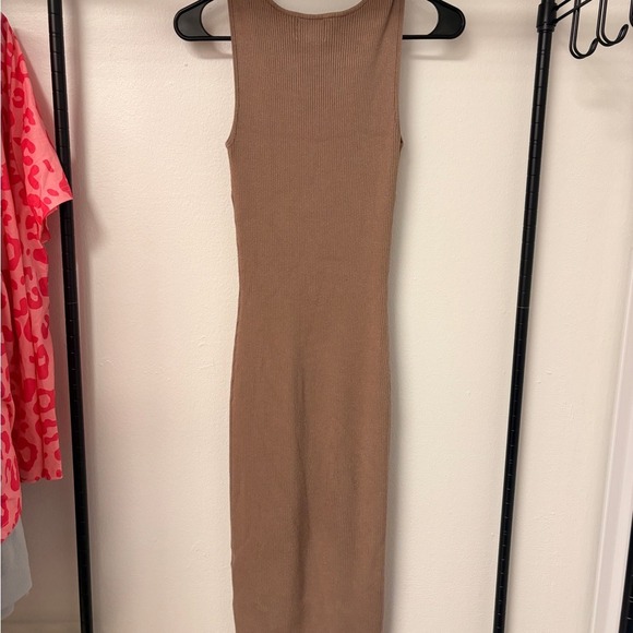 Olive & Oak Women's Tan Long dress Size Small Summer Bodycon Dress - Picture 6 of 7